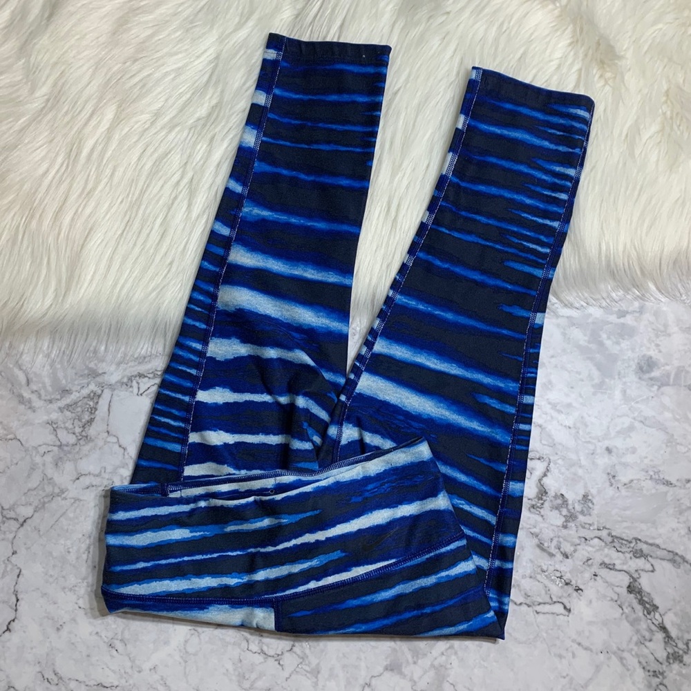 NIKE Crop Leggings XS